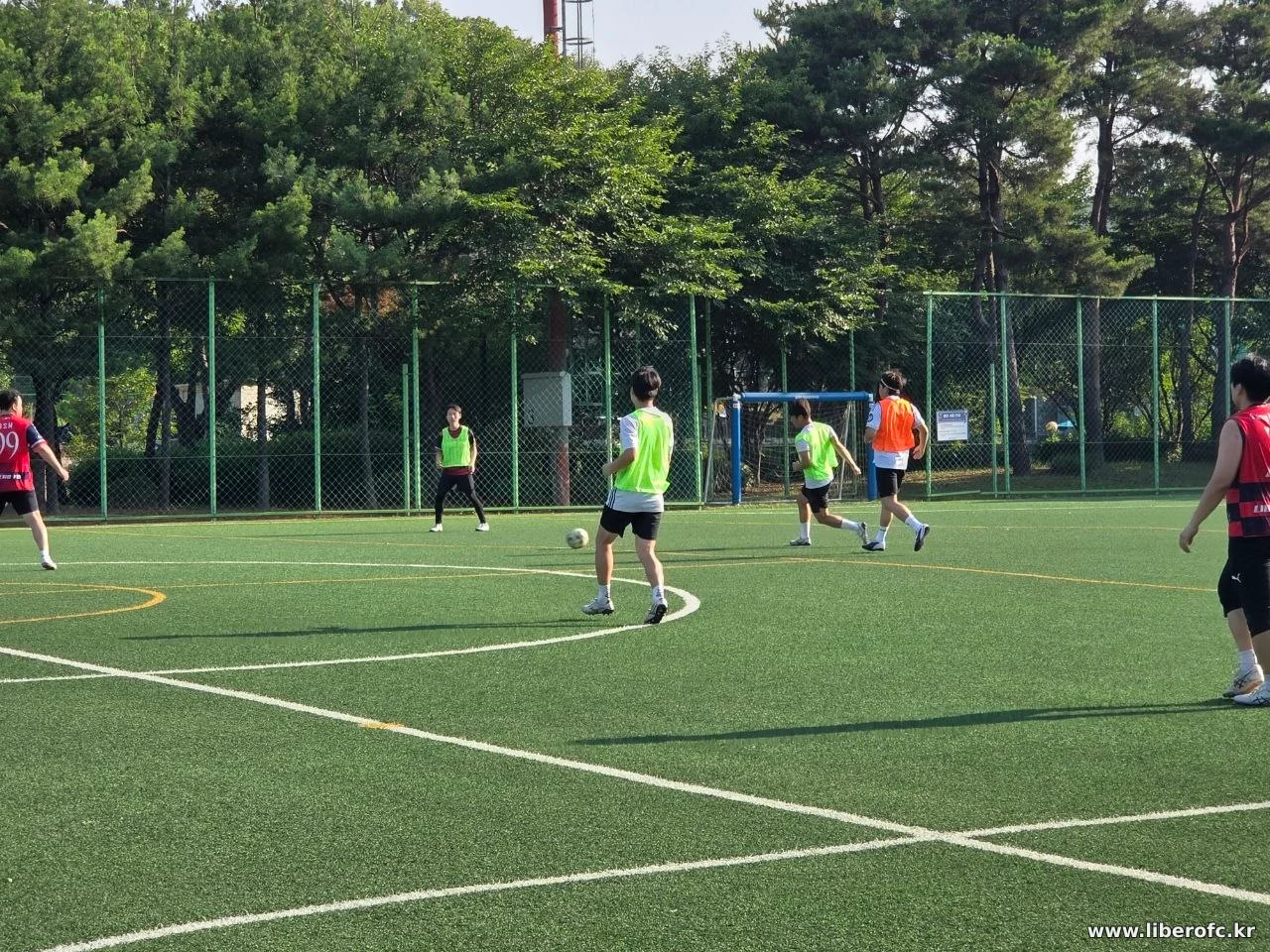 6월 마지막 자체게임 — 웃고 뛰고 넘어지고, 그래도 재미있었습니다 | 축구 동호회